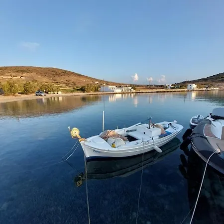 Harmonia Beach House בית נופש Kímolos